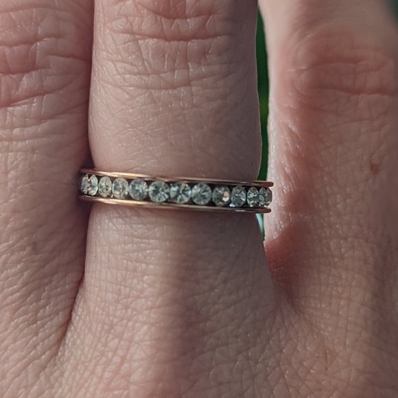 Sparkle Allure Crystal 24K Rose Gold size 7 ring - Picture 2 of 4